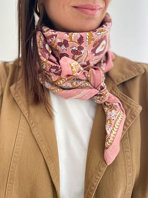 foulard-indien-blockprint-imprimé-fleurs-rose-blanc-camel-grandformat