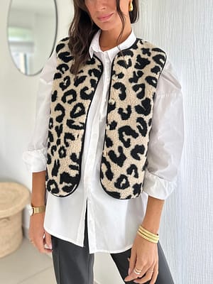veste-moumoute-léopard-sans-manches
