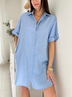 Robe-courte-chemise-bleue