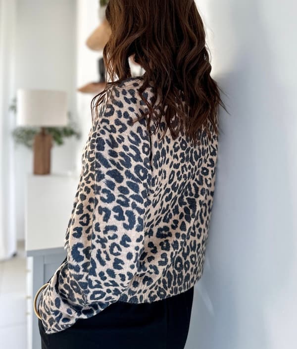 gilet-imprimé-motif-léopard-manches-longues-boutonné-marron-beige-noir