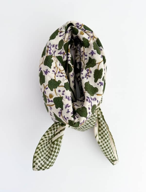 Foulard-blockprint-indien-imprimée-fleurs-couleurs-blanc-vert-violet