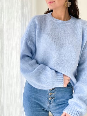Pull-maille-bleu-manches-longues-coupe-loose-maugconceptstore