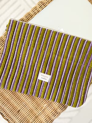 Pochette-ordinateur-imprimé-rayé-olive-violet-13pouces-zip