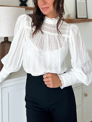 blouse-blanche-col-montant