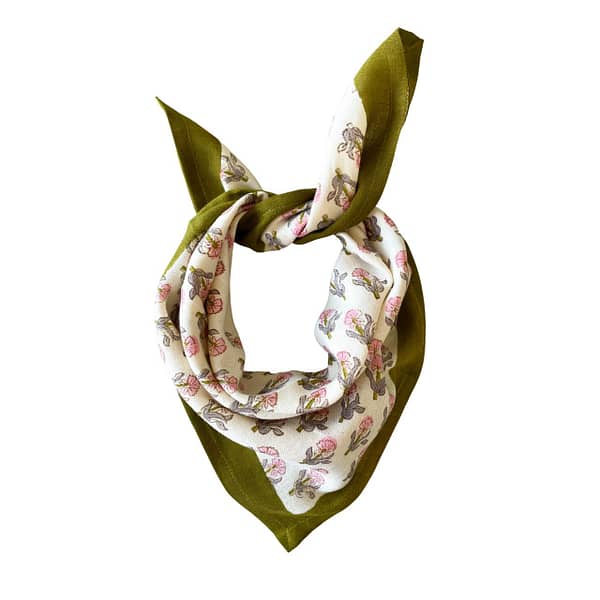 petitfoulard-indien-blockprint-50cm-carré-imprimé-motifs-fleurs-écru-rose-olive