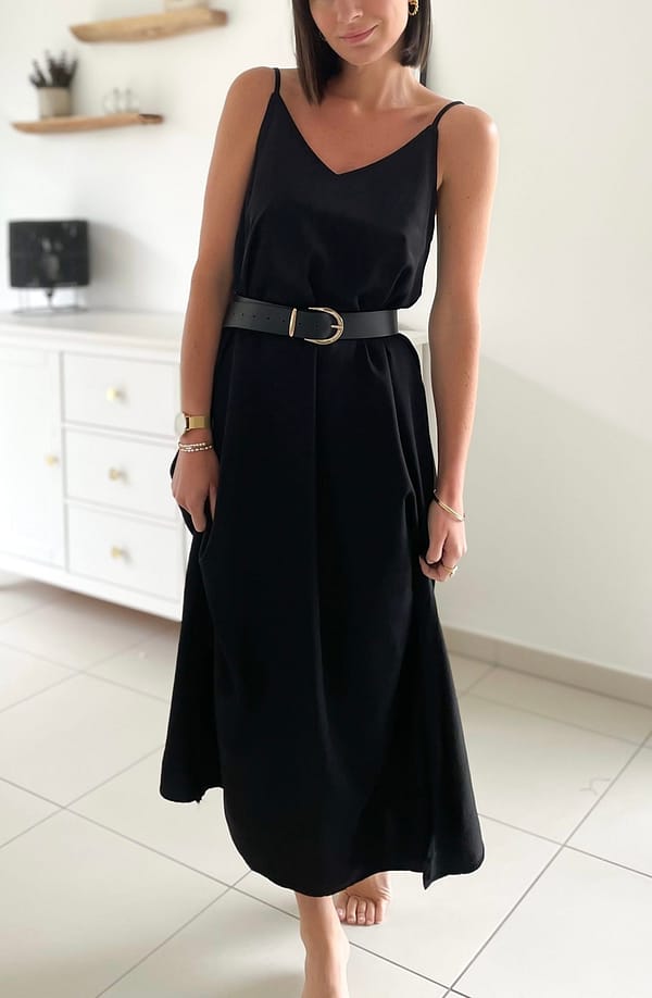 robe longue noire bretelles réglables coupe droite